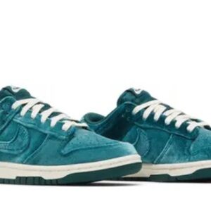 Nike Dunk Low Green Velvet Sneakers